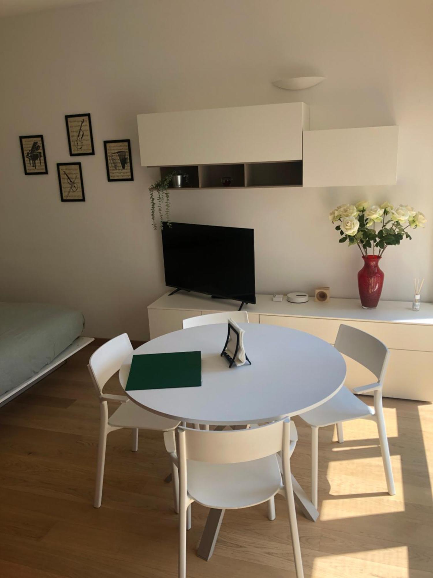Music House - Carozzi Apartments Милано Екстериор снимка